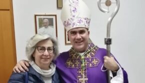 vescovo Giuseppe con Fiorella da Caltanissetta don Pino